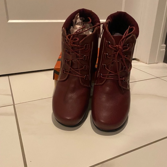 Propet Women Delanie Ankle Leather Boots - Picture 2 of 7